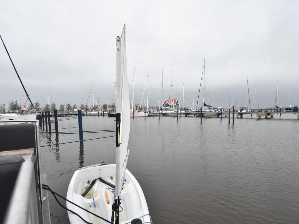 Beautiful Houseboat In The Harbour Of Volendam Near Centre Hotell Eksteriør bilde