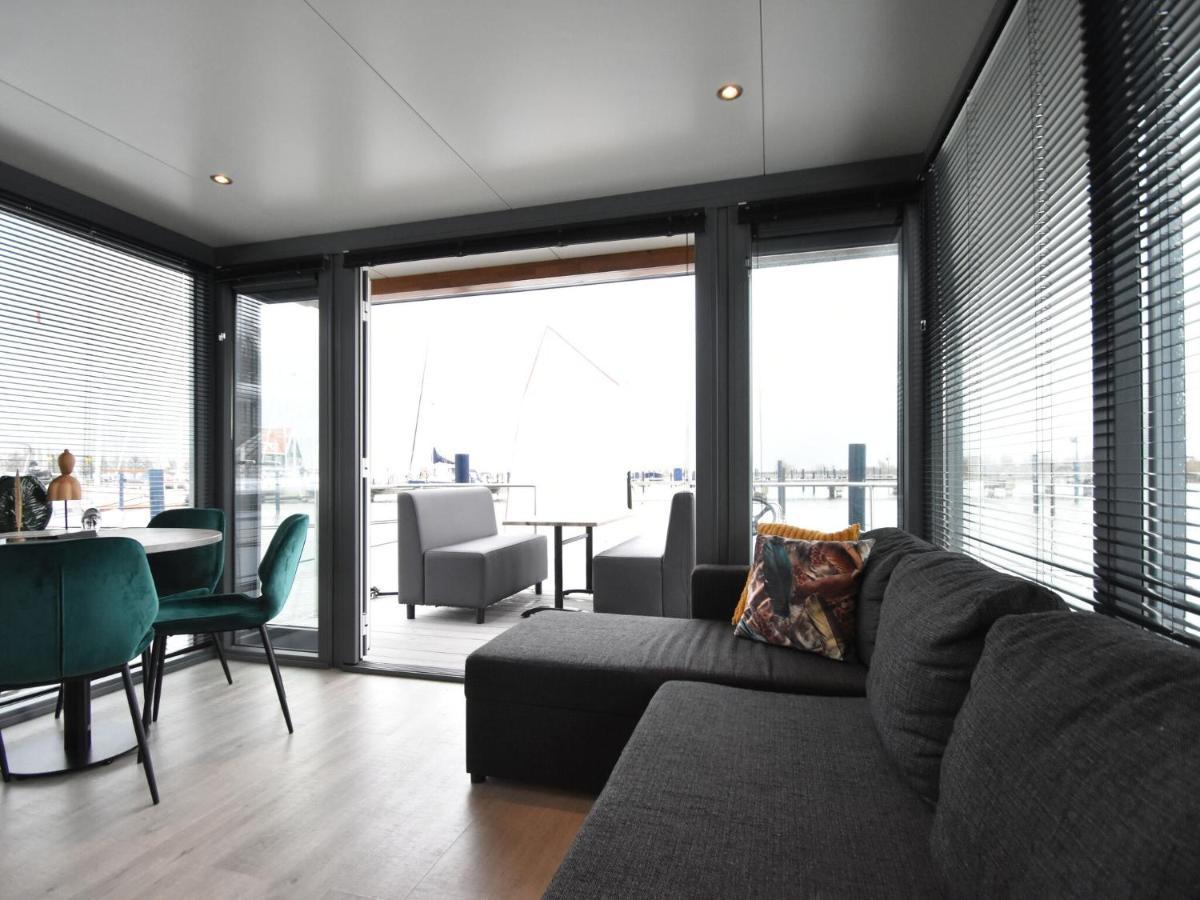 Beautiful Houseboat In The Harbour Of Volendam Near Centre Hotell Eksteriør bilde