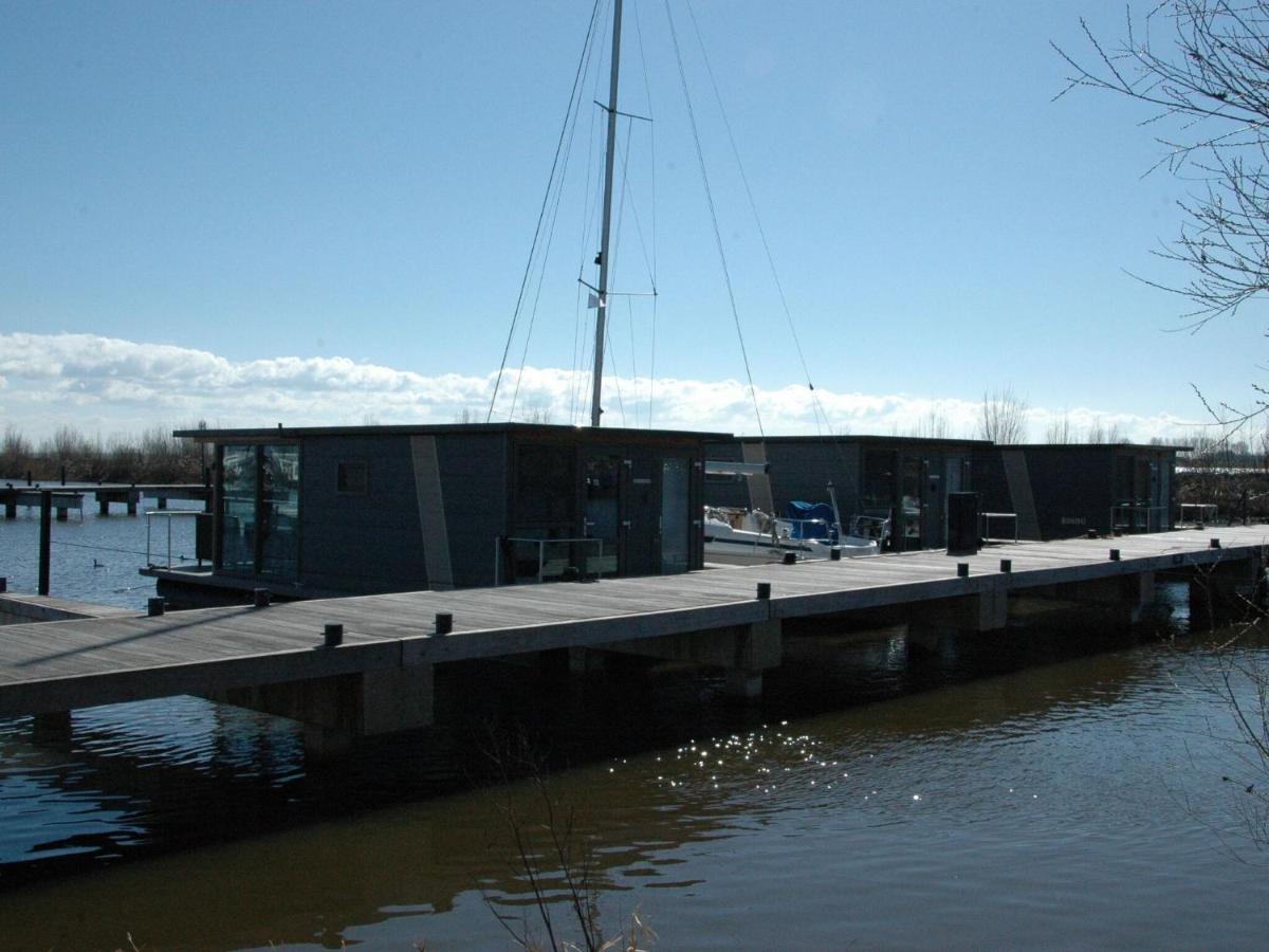 Beautiful Houseboat In The Harbour Of Volendam Near Centre Hotell Eksteriør bilde