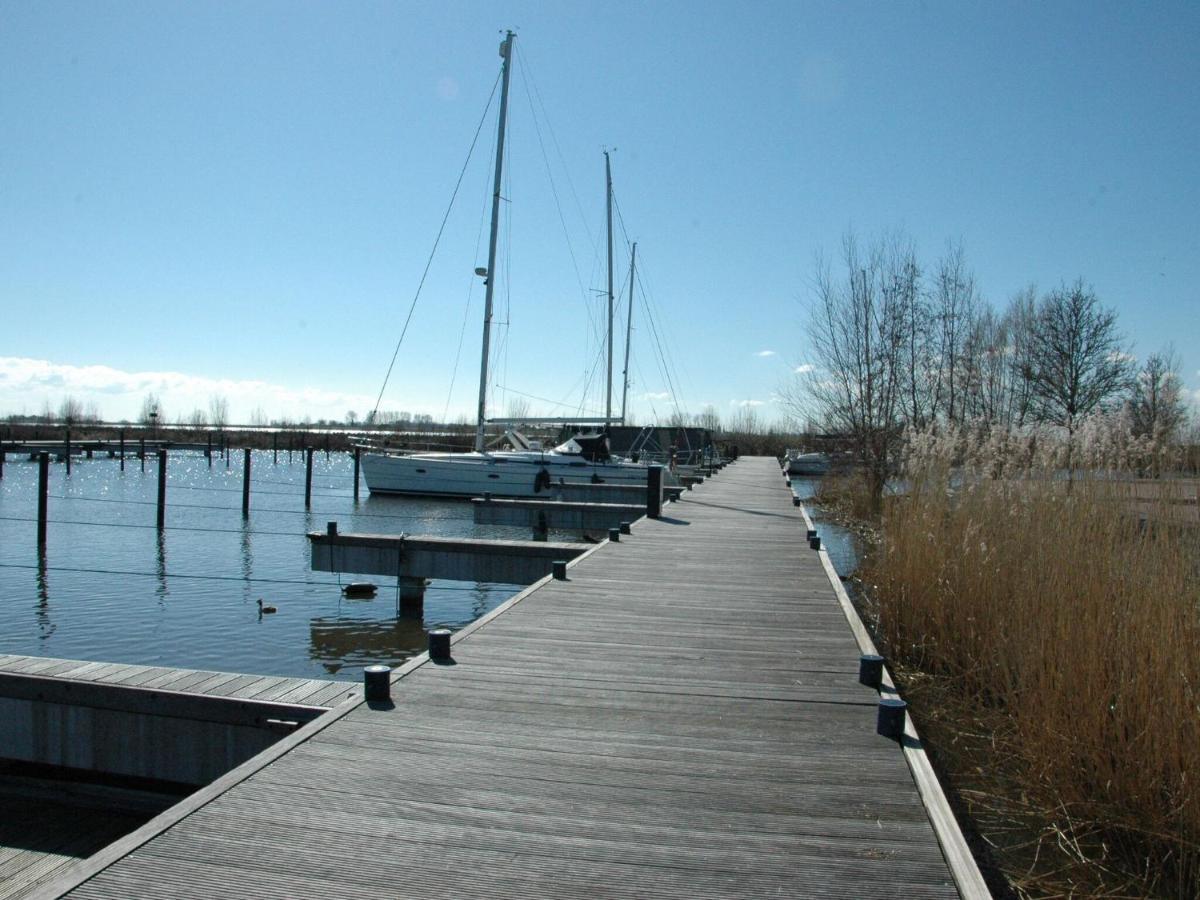 Beautiful Houseboat In The Harbour Of Volendam Near Centre Hotell Eksteriør bilde